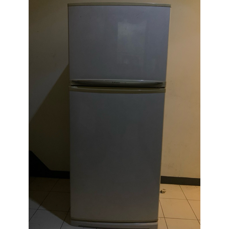 Kulkas Mitsubishi MR-56J-GY-P (2 Pintu) – Kondisi Rusak