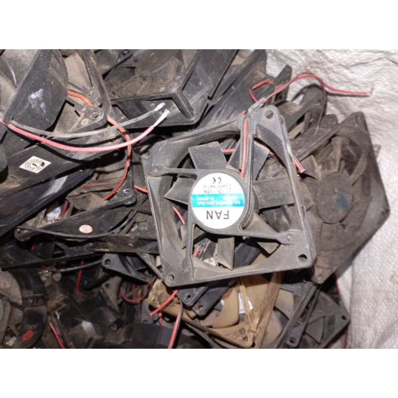 kipas 12vdc minus ada yg pecah ada yg mati ada yg nyala putaran kasar campur