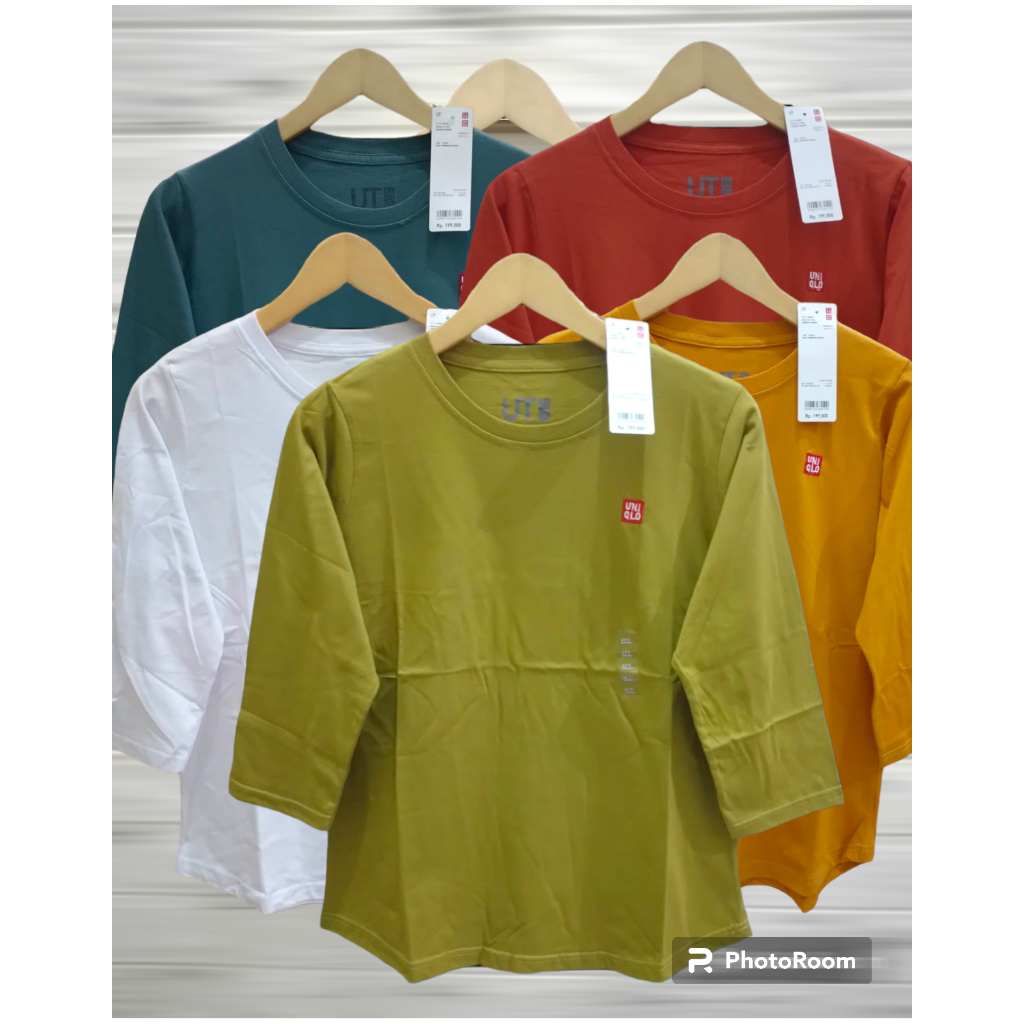 Baju tshirt uniqlo polos , banju cowo polos, atasan cowo