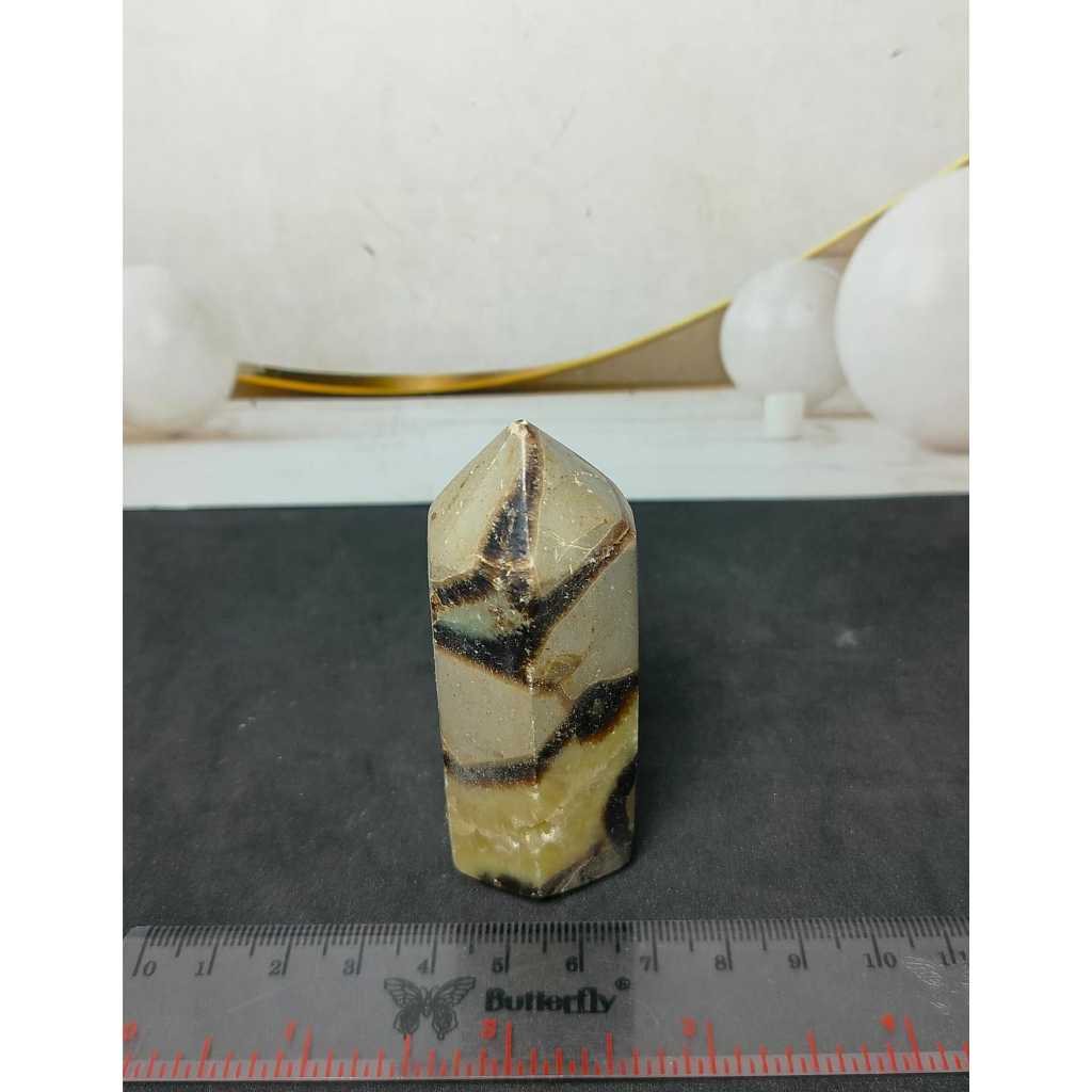 Natural Septarian Tower UV Reactive (4)