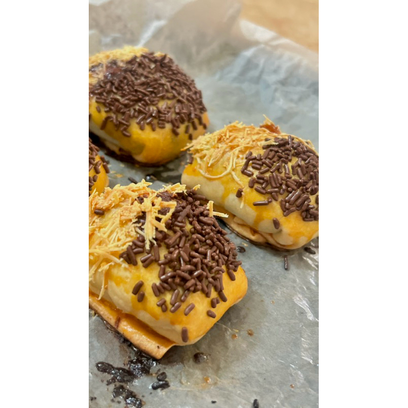 

Bolen Pisang Cokelat Keju