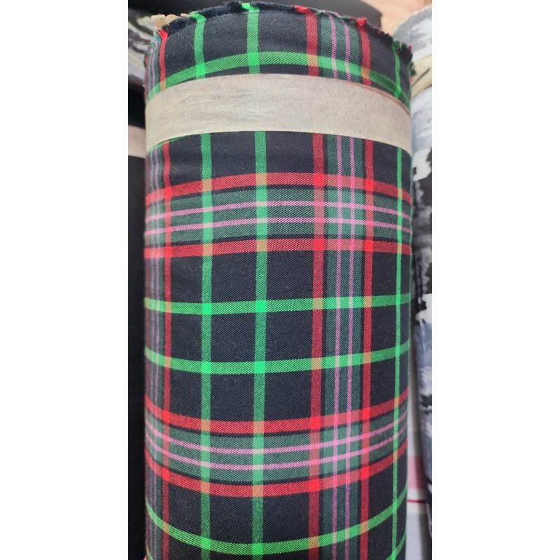 1 Meter Kain Flanel Hitam Motif Kotak List Merah & Hijau bahan kemeja atasan, celana, baju