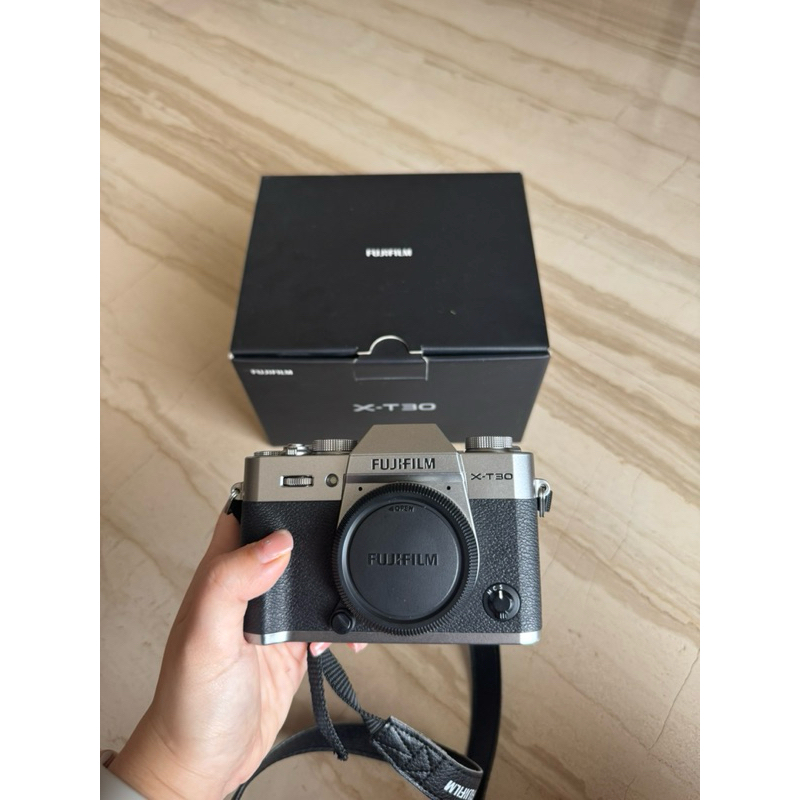 Kamera Fujifilm X-T30 & lensa Fujinon XF35mm F1.4 R(Second/bekas)