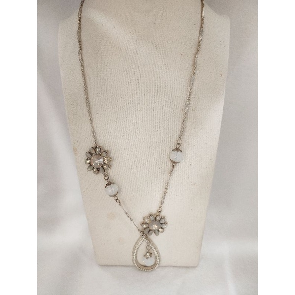 Kalung Rantai Panjang