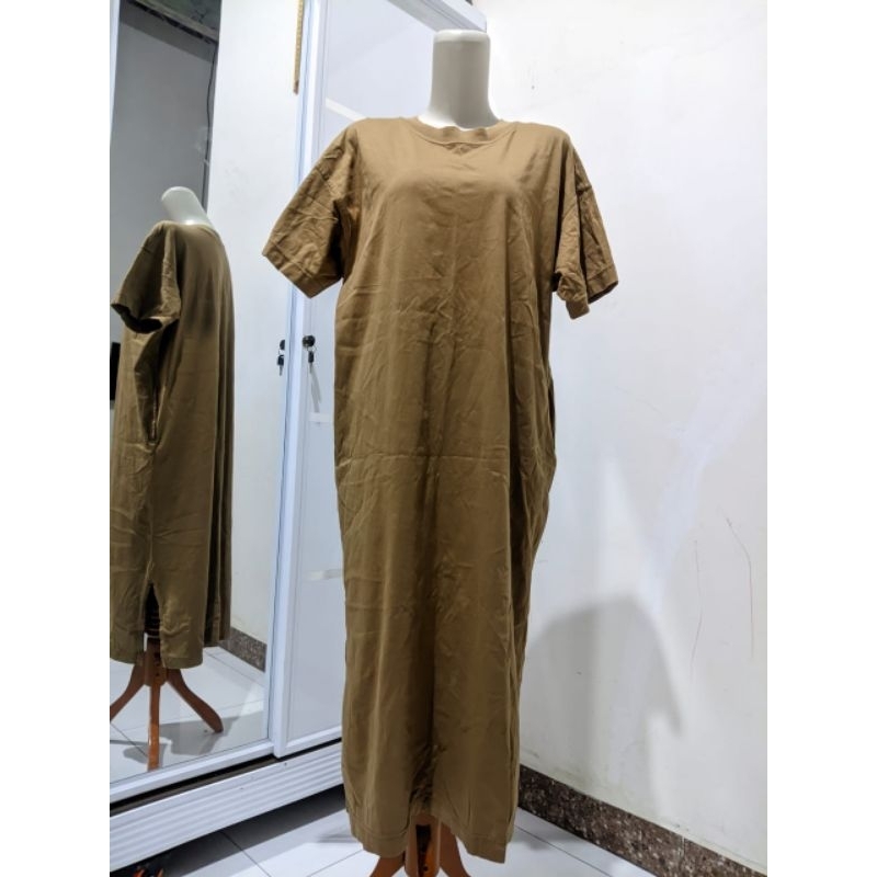 

preloved long dress kaos brand uniqlo adem tebal