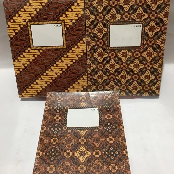

BUKU TULIS KIKY COVER BATIK ISI 38/58 LEMBAR / PAK=10BUKU