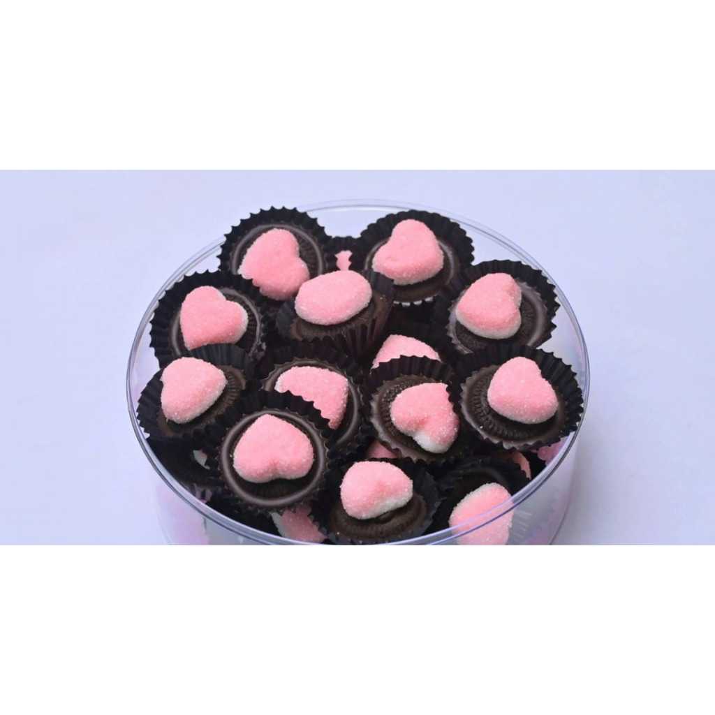 

KUE YUPI COKLAT BENTUK LOVE 250 gram KUE LEBARAN CAMILAN RASA COKLAT YANG ENAK HOME MADE HIGIENIS