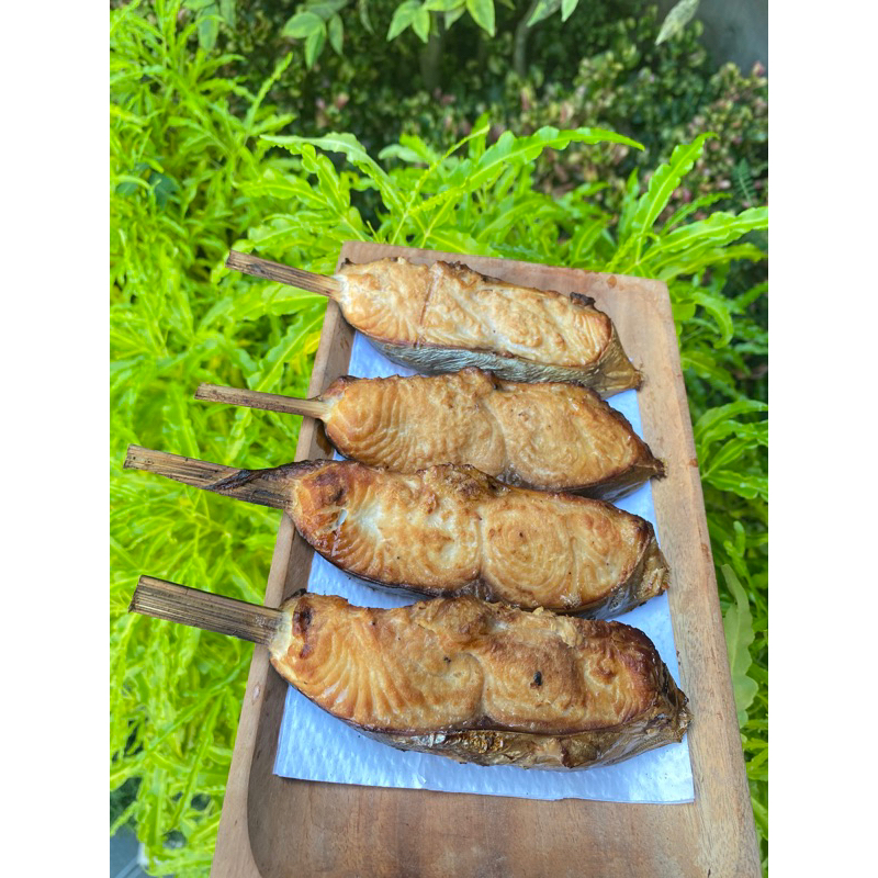 

Ikan asap manyung khas ikan panggang rendah lemak daging ikan manyung isi 4 potong Frozen food makanan sehat tinggi protein ikan asap oleh oleh khas Jepara