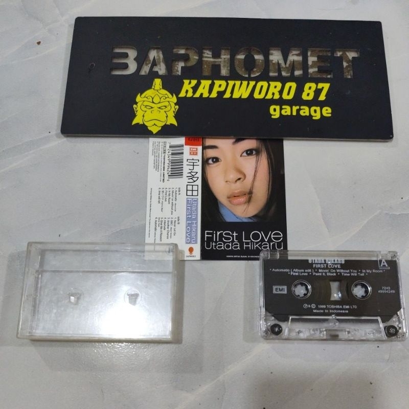 kaset pita UTADA HIKARU,FIRST LOVE