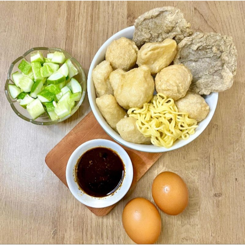 

Pempek Asli Palembang 100%.