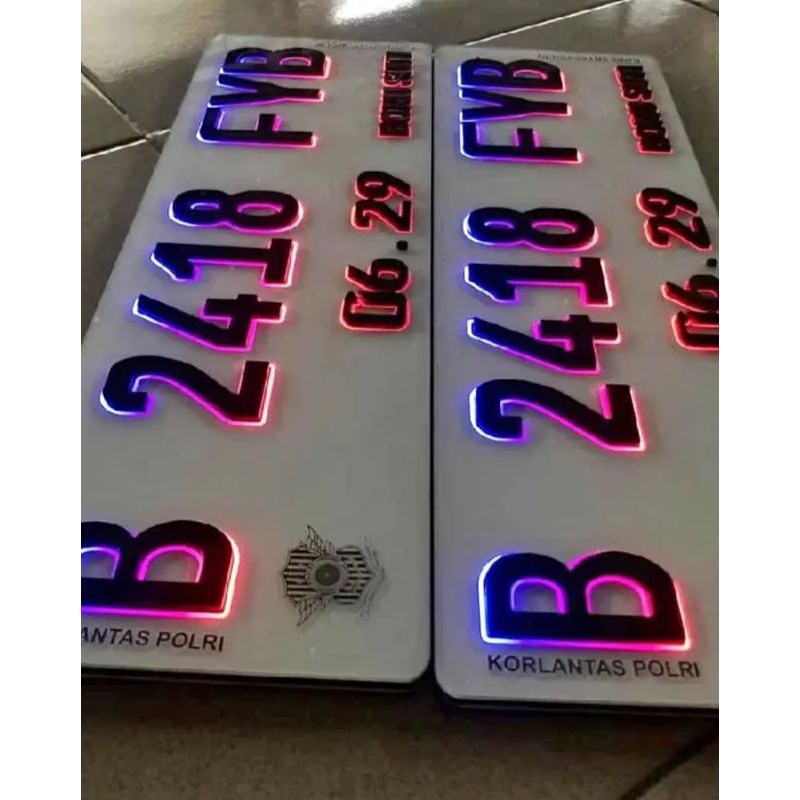 Plat Nomor Mobil Nyala Timbul