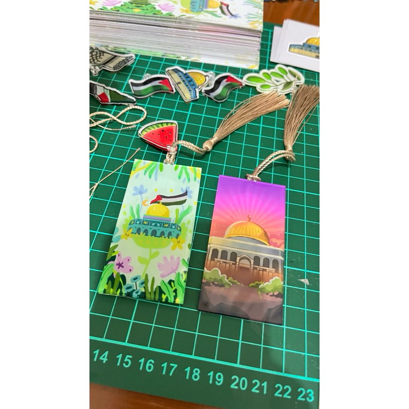 

pembatas akrilik tanpa aksesoris kecil