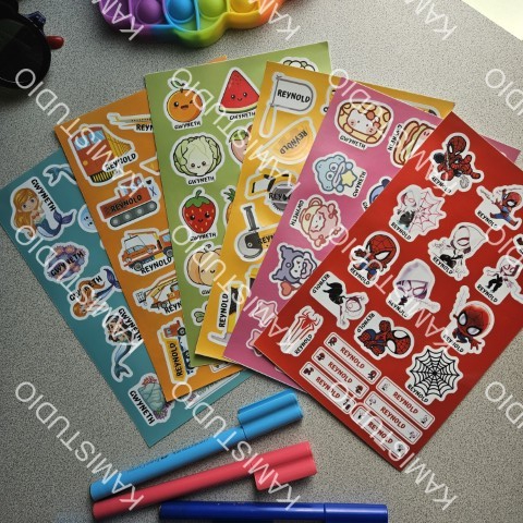 

Cetak Stiker Vinyl a5+Cutting kiss cut half cut, SET STICKER Cetak Stiker Sourvenir. sticker anak. sticker stationary. kado custom . kado ultah anak. perlengkapan sekolah. custom label anak. anti air waterproof.