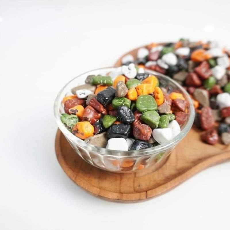 

Coklat Kerikil | cokril | chocolate stone dragees | coklat batu | cokelat kerikil umroh