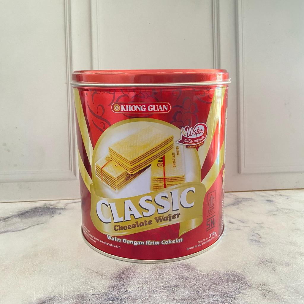 

KHONG GUAN CLASSIC CHOCOLATE WAFER KALENG BULAT 310 GRAM Wafer - Rasa Cokelat Khongguan Wafer/Khongguan Classic Wafers/Wafer Chocolate/Khongguan Wafer Kaleng/Khongguan Wafer Pita Merah/Wafer Chocolate Individual Packs/Khongguan Classic Wafer Kaleng Bulat
