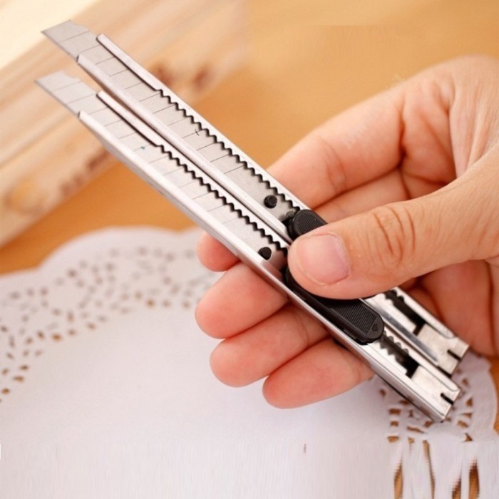 

Plsau Kater Cutter Kuter Small Cuter Kuife Plsau Kuter Kecil Stainless Steel Pemotong Kertas Packing Cutter Bahan Stainless