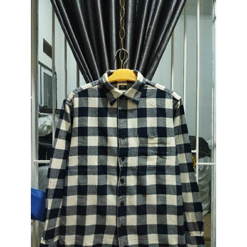 kemeja soft flannel uniqlo original M kemeja kasual pria murah terlaris