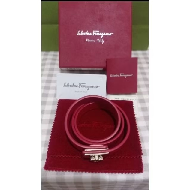 Gelang Lilit Salvatore Ferragamo / Perhiasan wanita