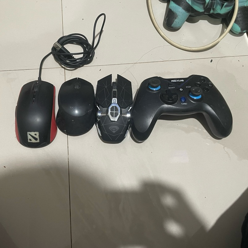Komponen Gaming Komputer/Leptop Mouse dan Gamepade