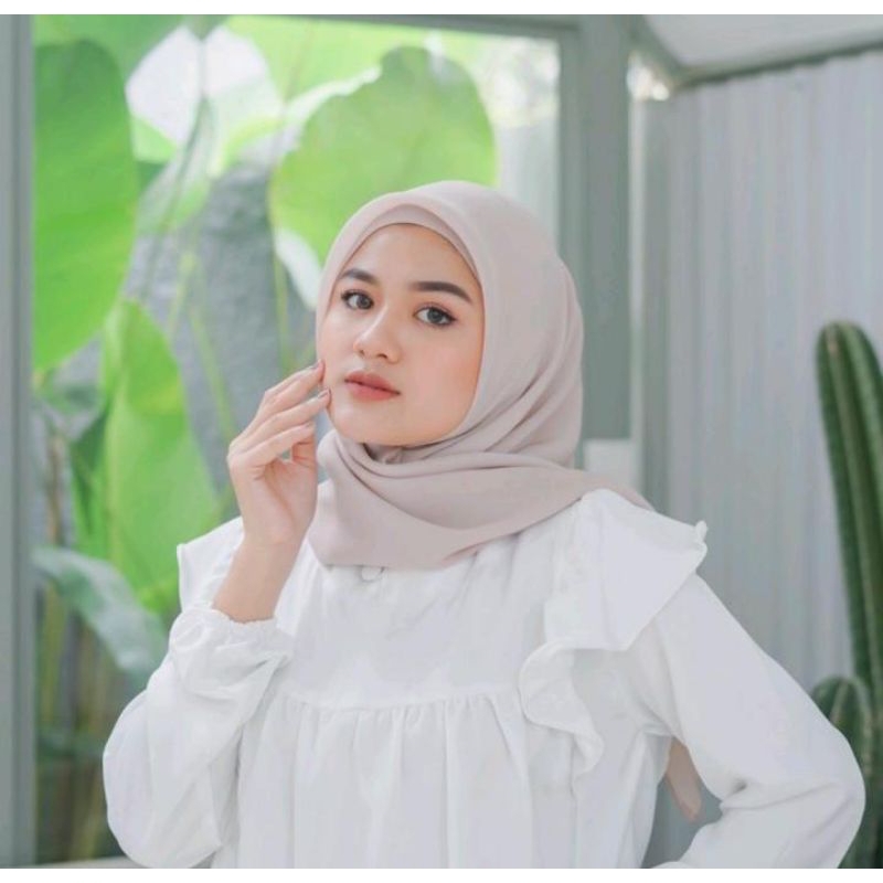 KERUDUNG BELLASQUARE WARNA NUDE HIJAB BELLA SQUARE ADEM LEMBUT TIDAK PANAS