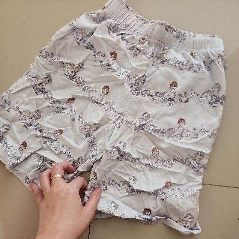 kulot uniqlo frozen like new preloved elsa anna disney 110 ori celana pendek anak perempuan lounge p
