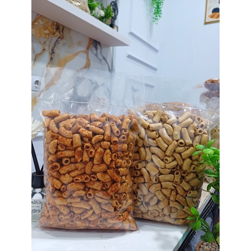 

Makaroni Bantet Pedas Makroni Pedas Daun jerus SS 500gr Cemilan Pedas Aroma Daun Jeruk Jajanan Viral Khas Tasikmalaya