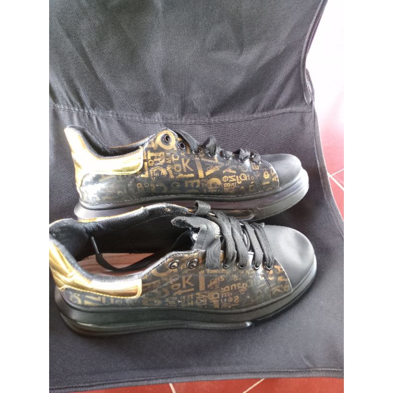 sepatu thom b size 39