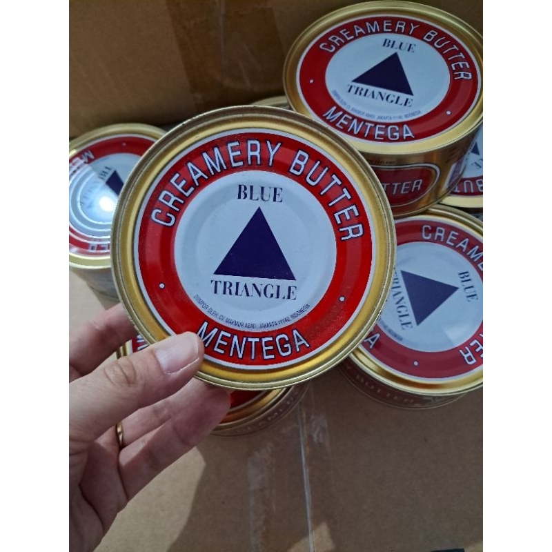 

blue triangle creamery butter 340gr (1dus)/ segitiga biru mentega 340 gr exp 2026 1carton (24 kaleng)