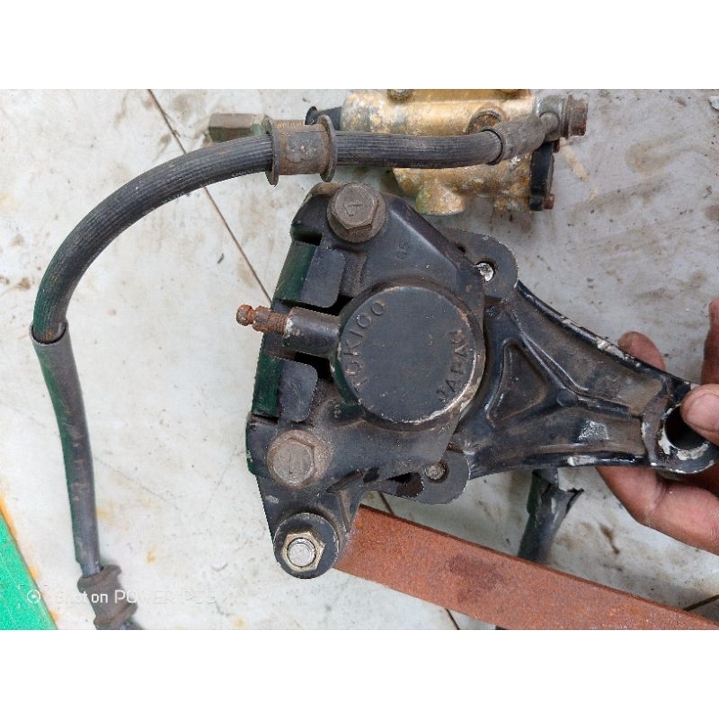 Pengereman belakang set limbah moge suzuki Gsx 400 Original TOKICO JAPAN normal buat modif custom di