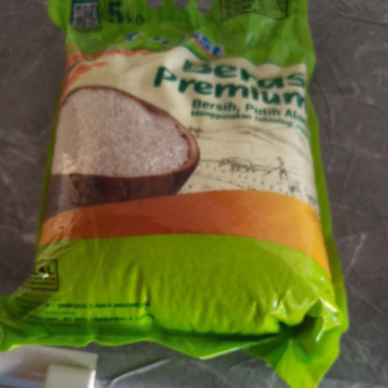 

beras premium larisst 5 kg