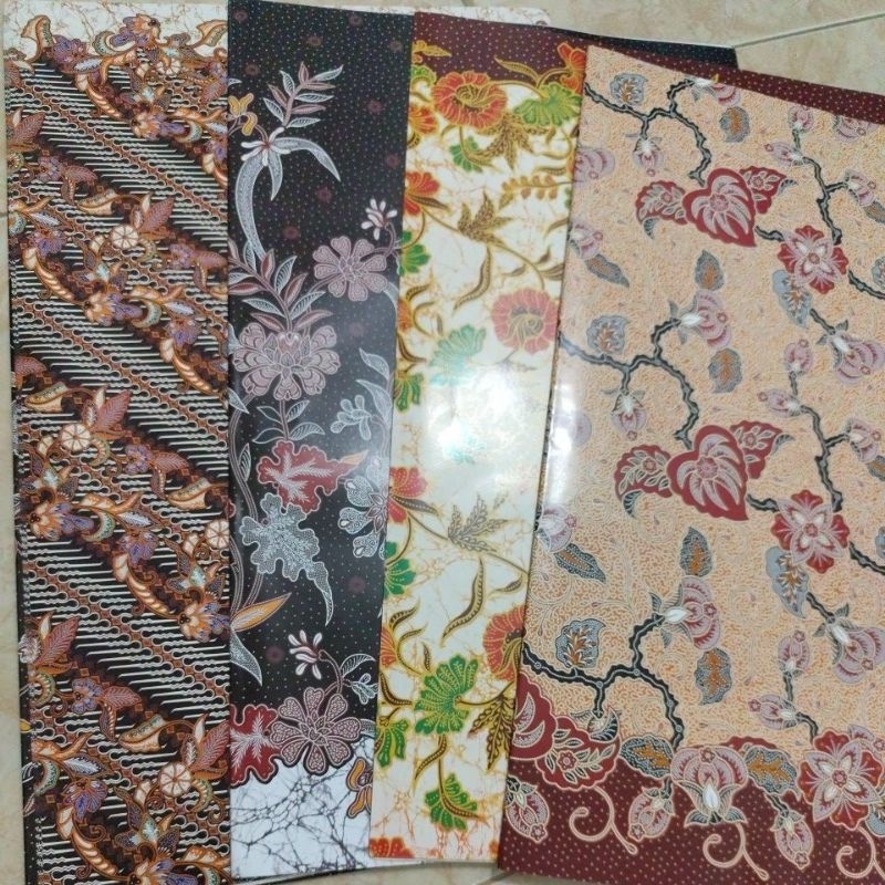 

kertas kado kiky glossy motif batik
