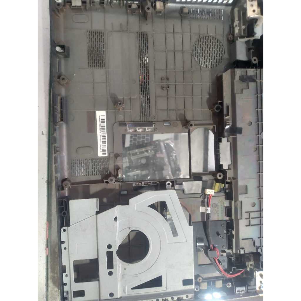 CASING BAGIAN BAWAH LAPTOP TOSHIBA L510