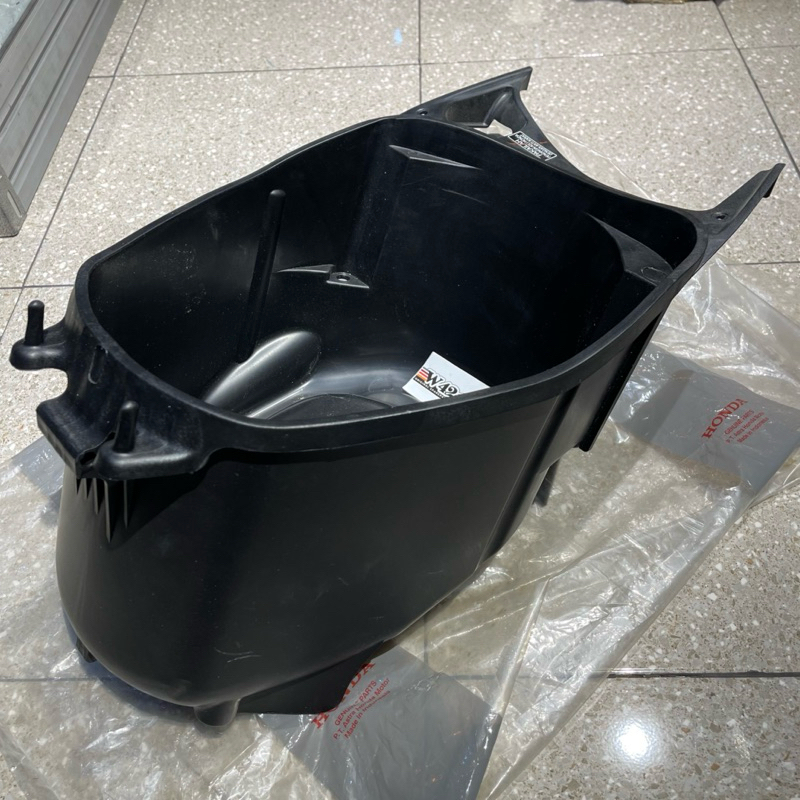 BOX BAGASI VARIO 125 LAMA OLD KZR ORIGINAL AHM 81250 KZR 600