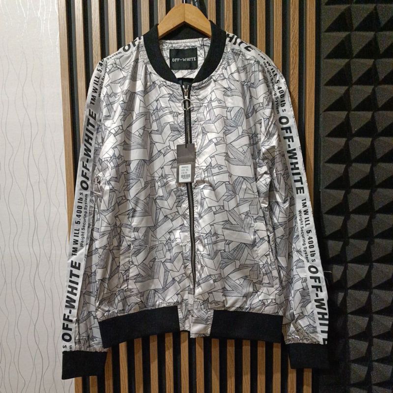 JAKET PARASUT PREMIUM IMPORT /JAKET PRIA IMPORT  QUALITY BRANDED 100℅ HIGH QUALITY 44