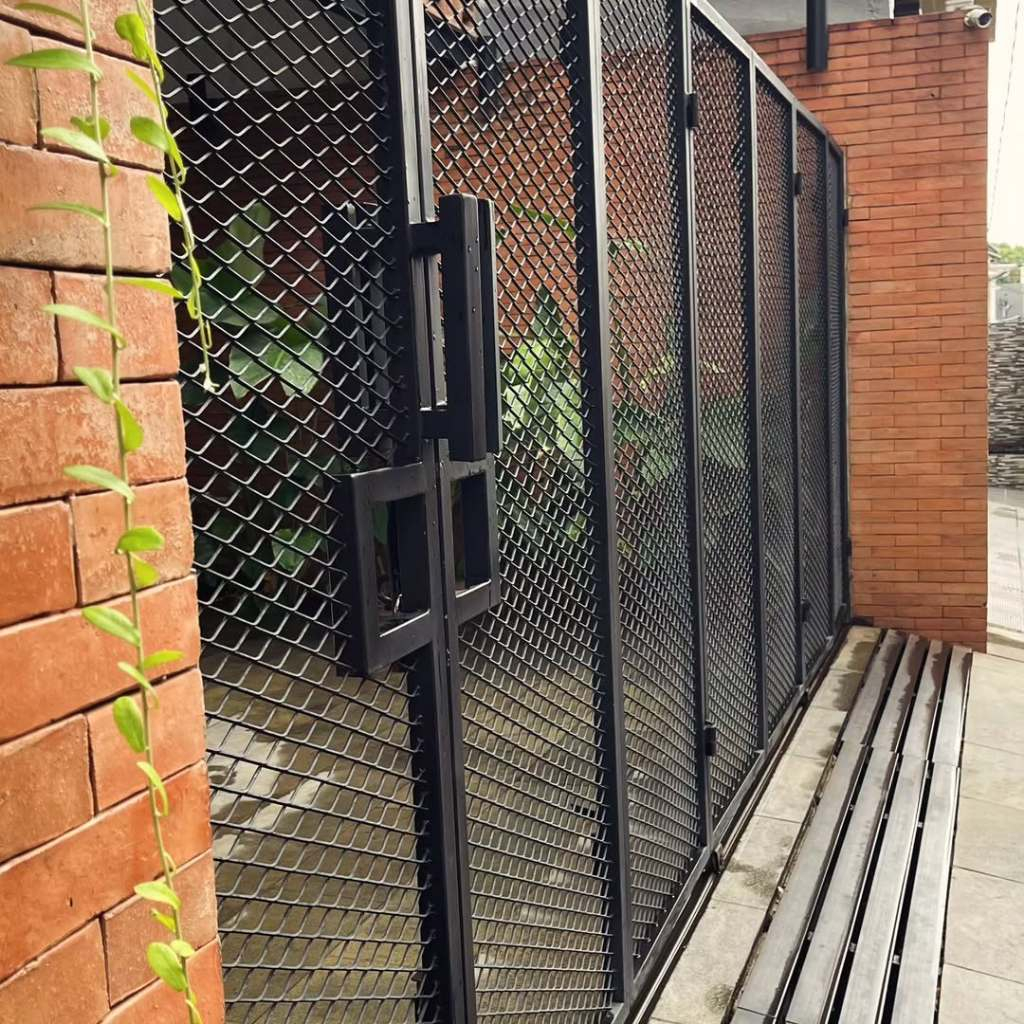 pagar expanda rangka besi hollo galvanis minimlis rumah modern