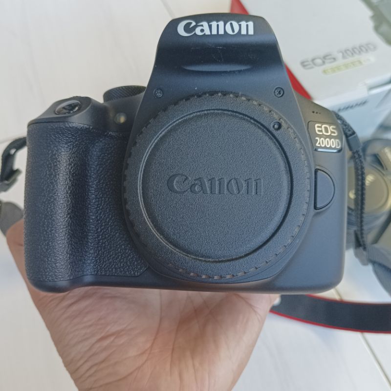Camera DSLR Canon EOS 2000D
