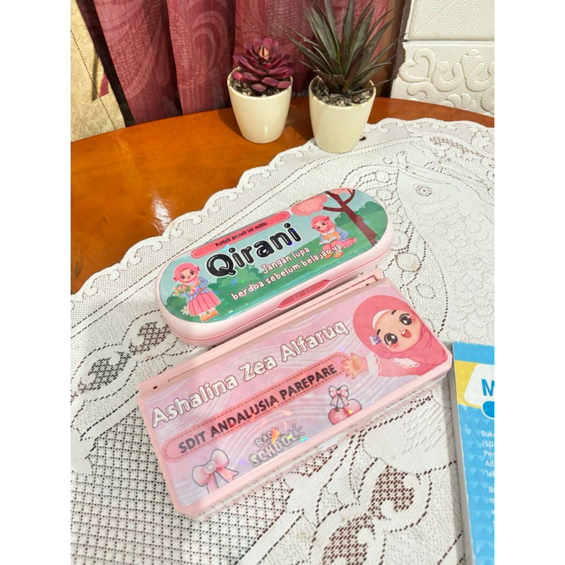 

kotak pensil kostum/pensil case