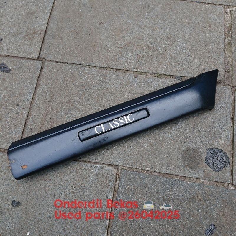 list body moulding fender kanan Mercedes Benz mercy w202 c200 tahun 1995