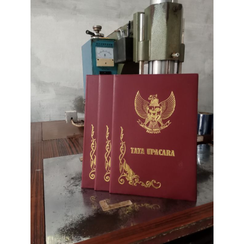 

Sampul upacara map upacara 1set (isi 5 pcs) merah marun
