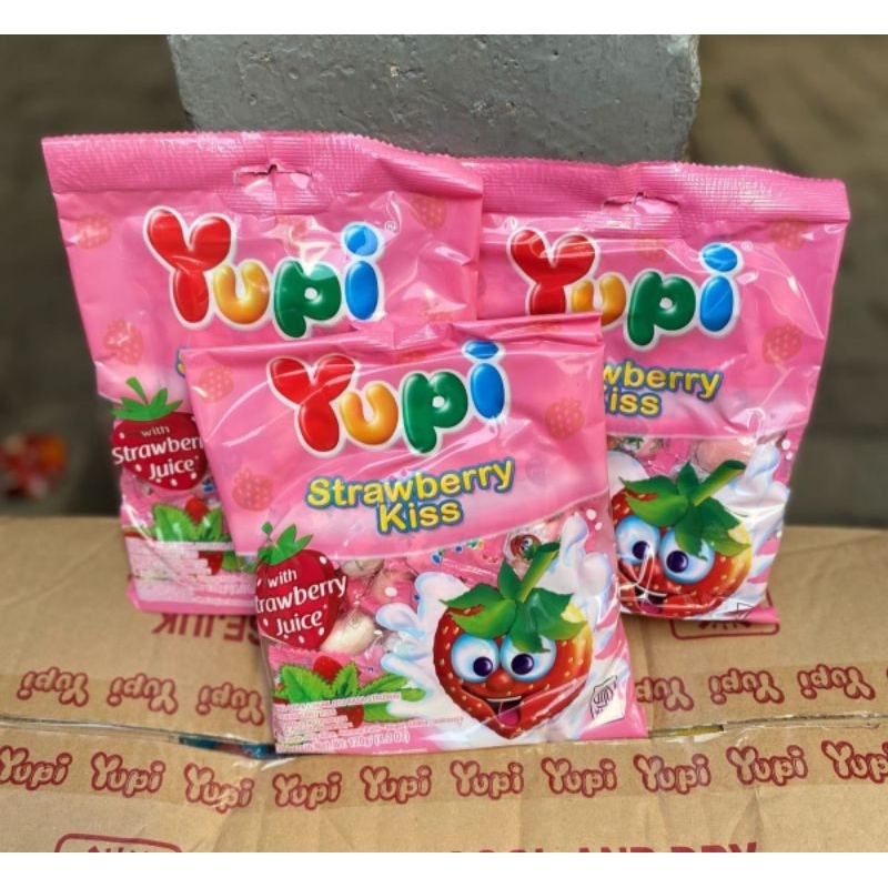

permen yupi strawberry kiss kenyal isi 50pc