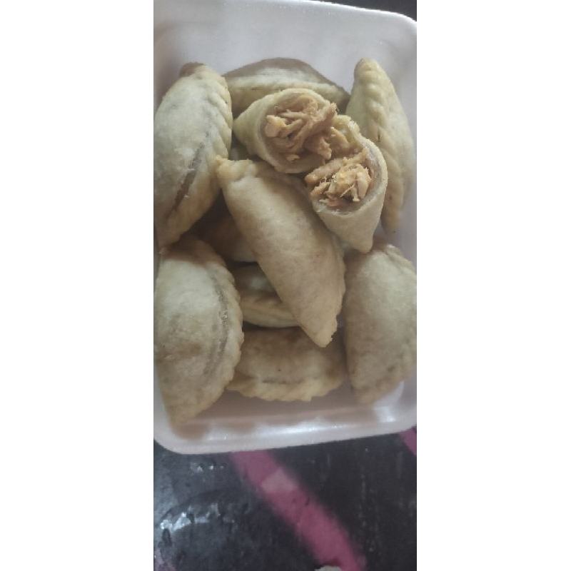 

cireng isi ayam suwir 10 pcs