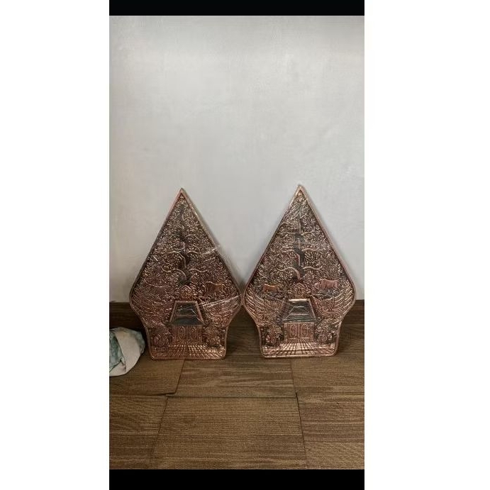 gunungan wayang tembaga