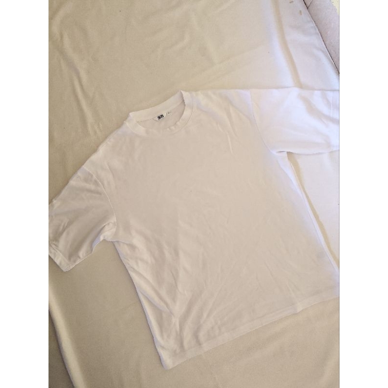 Baju Kaos Uniqlo U Airsm On Tag XL
