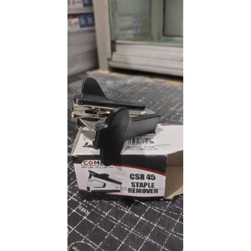 

pembuka hekter staple remover