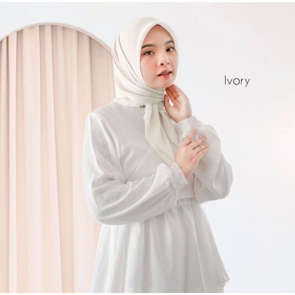 HIJAB SEGI EMPAT POLY COTTON WARNA IVORY KERUDUNG SEGI EMPAT LASER CUT HIJAB JADUL PARIS HIJAB SEGIE