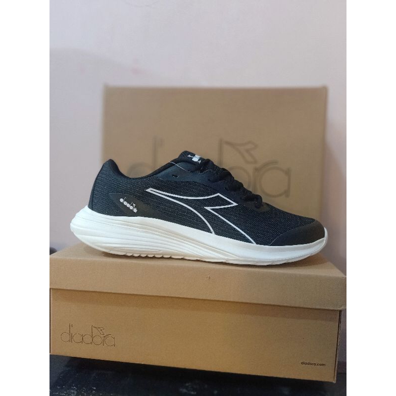 diadora black size 41,42,43