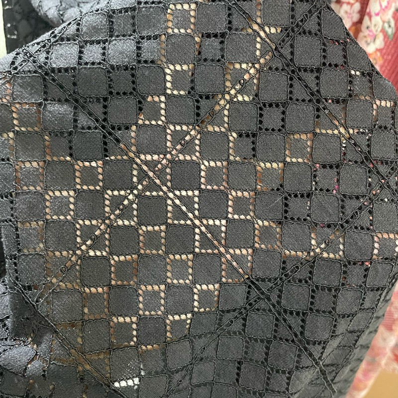 kain semi prada - kain brokat motif etnik premium - kain brokat seki prada - kain brukat warna hitam
