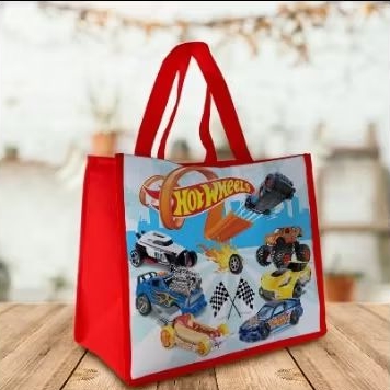 

TAS ULTAH ULANG TAHUN TAS ULTAH TAS JINJING TAS MAKANAN TAS HAMPERS GOODIE BAG ANAK GAMBAR MOBIL KEREN LUCU MURAH GRATIS CETAK KARTU UNDANGAN UKURAN P 25 CM L 13 CM T 20 CM
