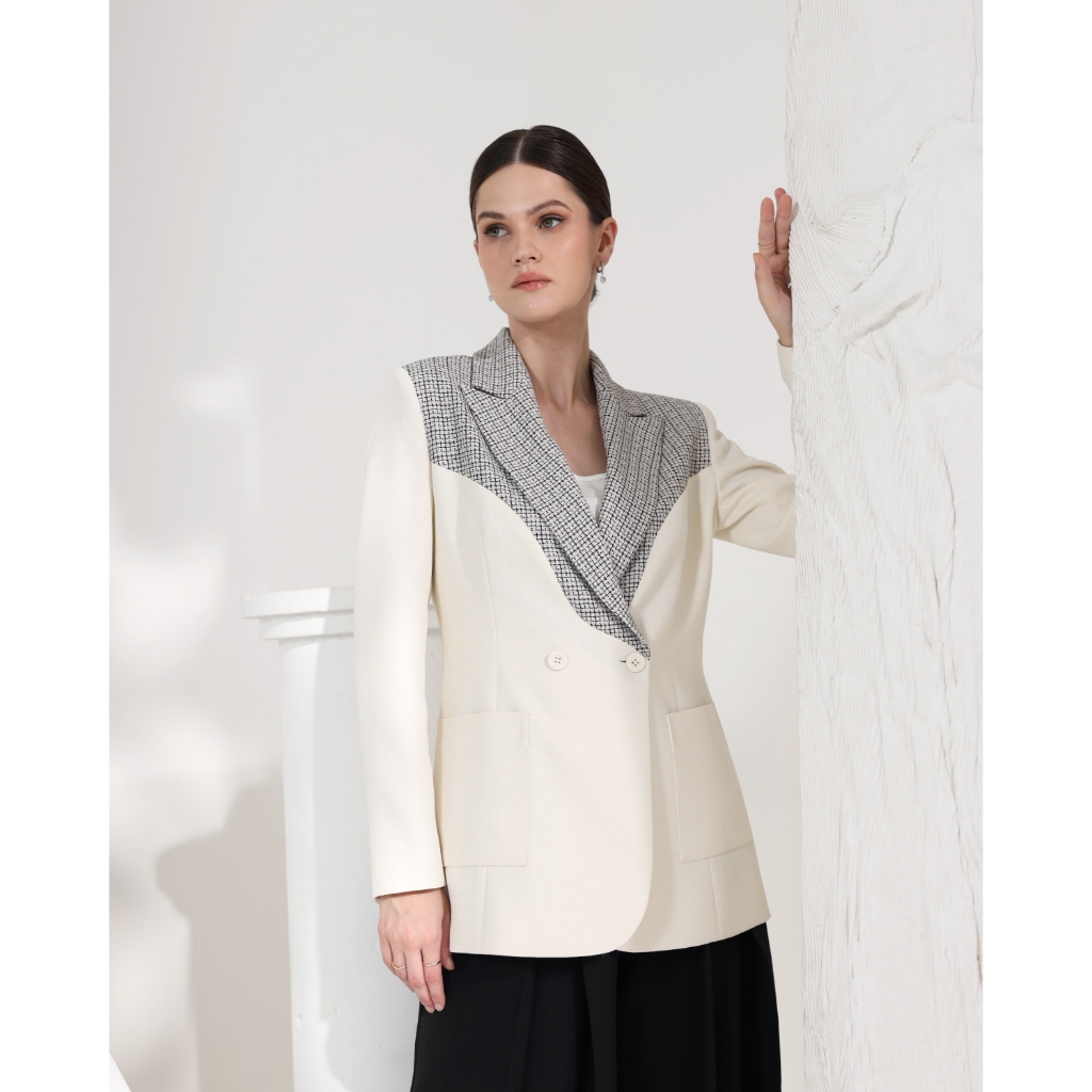 INVIO Montana Contour Tweed Blazer | Jas Wanita - Arch & Edge