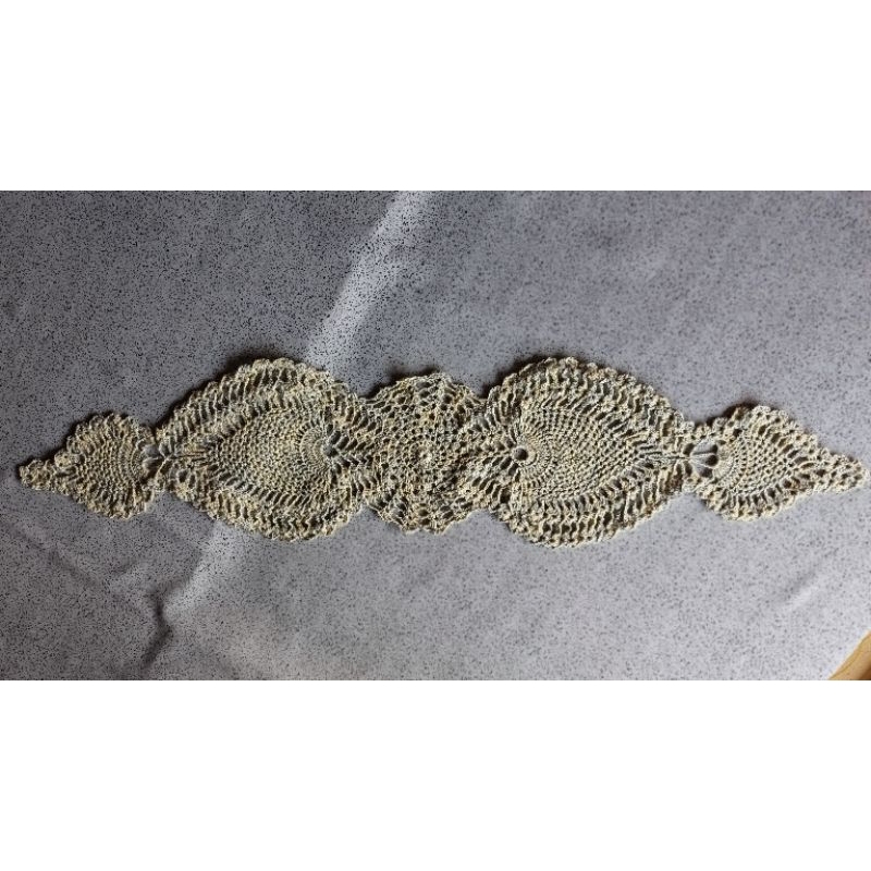 taplak meja panjang rajut